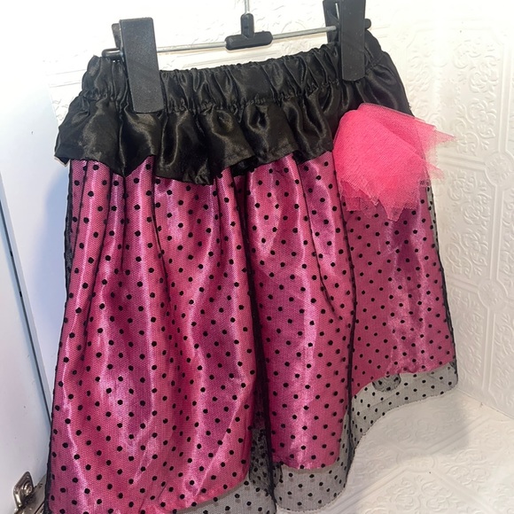 Girls ruffle skirt pink lining with black dot net overlay - Picture 1 of 3